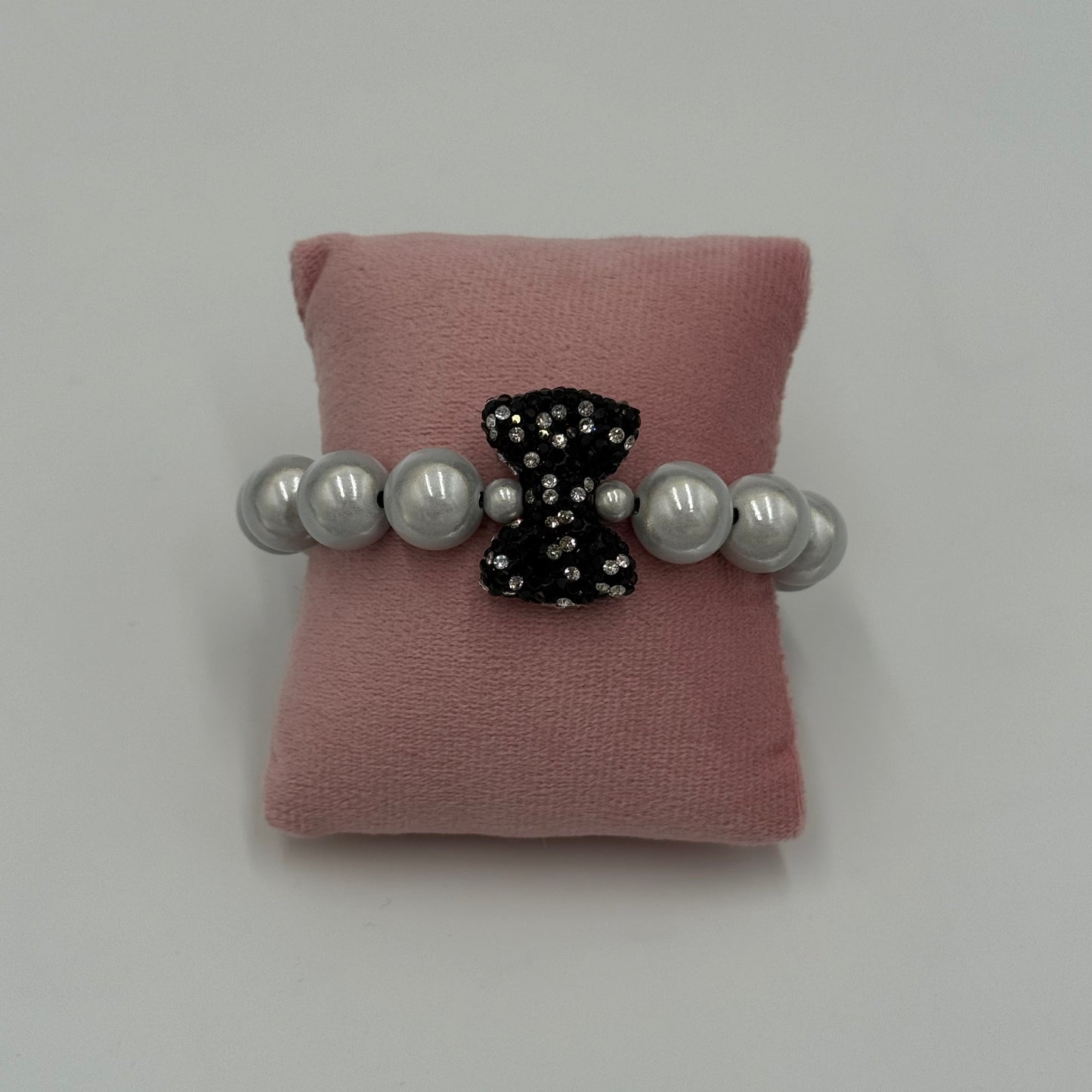 Armband "La Brisa – Bracelet Bow Glam Weiß Schwarz-Weiß"